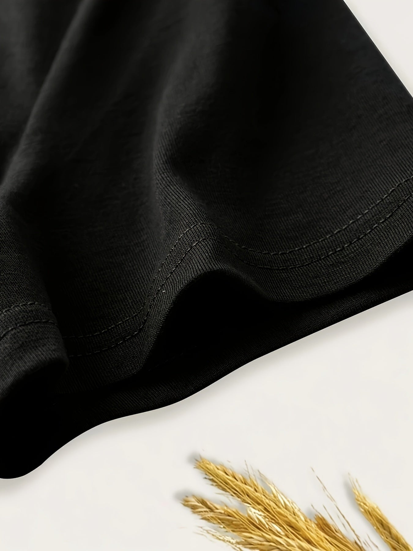 DARKHUSTLE Black Graphic T-Shirt