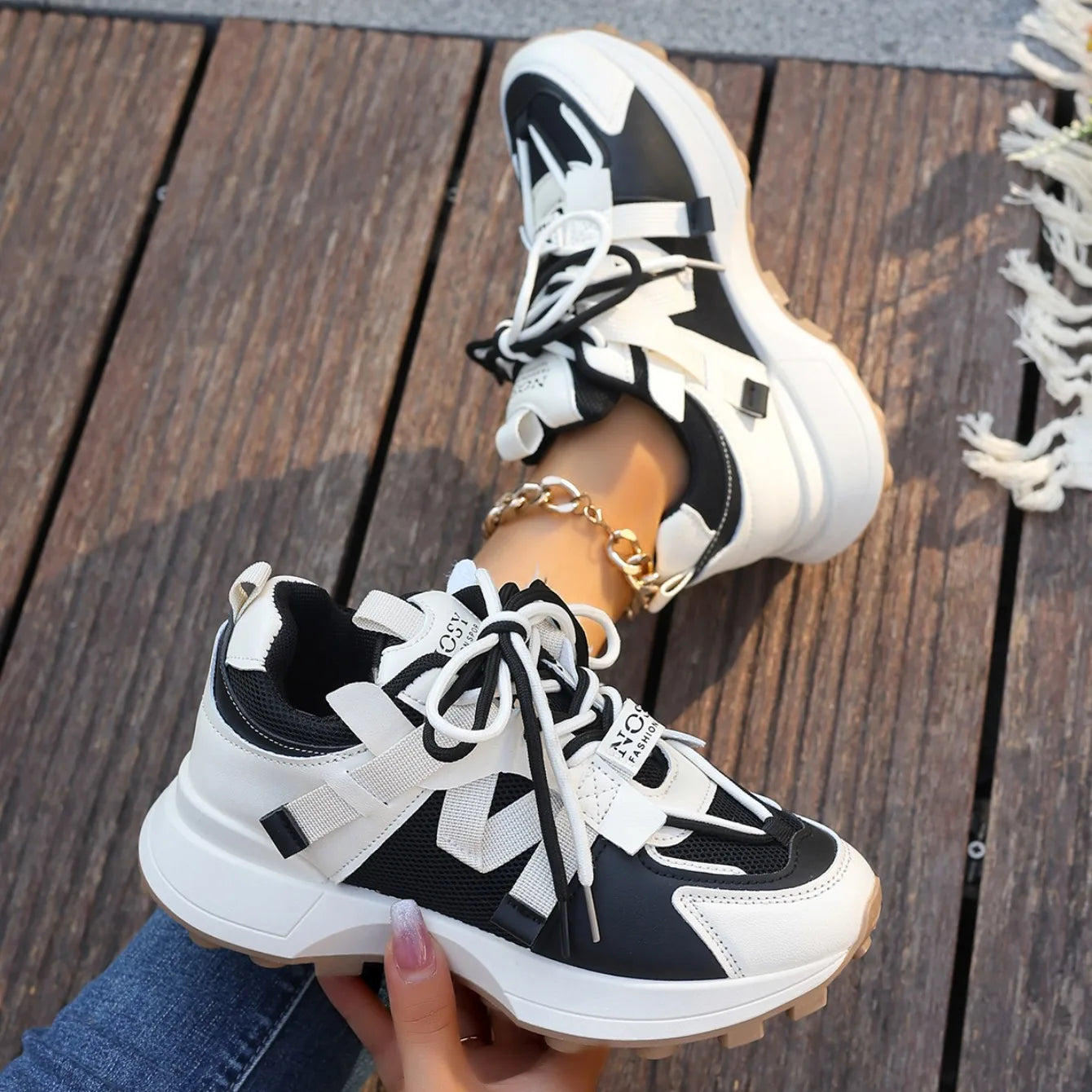 ThunderKick Woman Sneaker