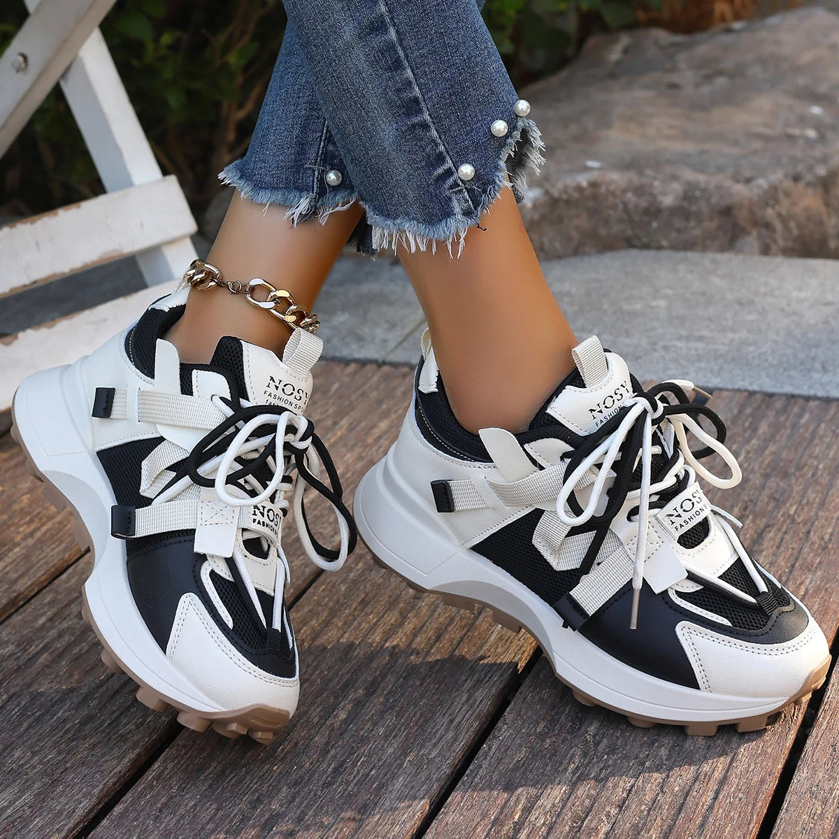 ThunderKick Woman Sneaker